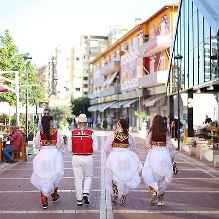 New Bazaar Bliss Lägenhet Tirana